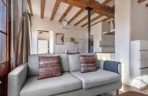 La Ribera Apartamento | Amazing El Born 1BR w/ Balcony & Private Terrace, by Blueground