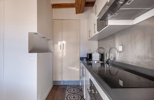 La Ribera Apartamento | Amazing El Born 1BR w/ Balcony & Private Terrace, by Blueground