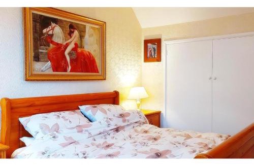 Chapel Saint Leonards Casa | Amazing Family Cottage Just mins to Beach & Attractions, 3 bed, Sleeps 5, Large Garden, Off Road Private Parking, Fab Free WiFi & Pets are Welcome too! The Perfect Family holiday Getaway!