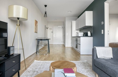 Favoriten Apartamento | Amazing Favoriten 1BR w/ Gym & Elevator, steps to Metro, by Blueground