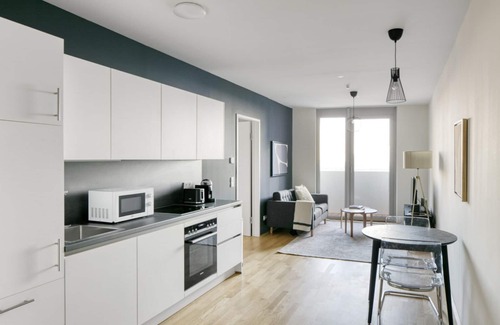 Favoriten Apartamento | Amazing Favoriten 1BR w/ Gym & Elevator, steps to Metro, by Blueground