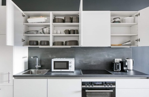 Favoriten Apartamento | Amazing Favoriten 1BR w/ Gym & Elevator, steps to Metro, by Blueground