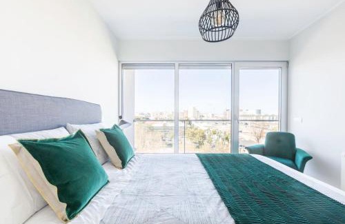 Parque das Nacoes Apartamento | Amazing Flat - Pool and Parking