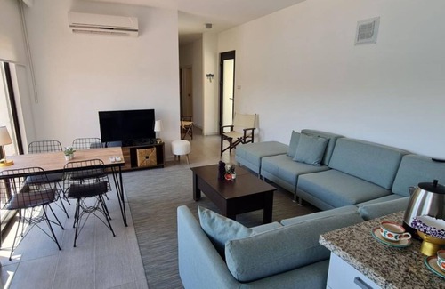 Milas Apartamento | Amazing Flat w/ Shared Pool near Beach in Milas