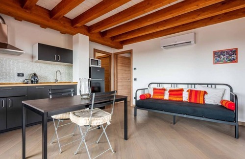 Porta Genova Apartamento | Amazing flat with a view and terrace on Navigli by Easylife