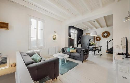 Saint-Georges-de-Didonne Casa | Amazing Home In Saint-Georges-De-Didon