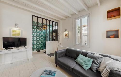 Saint-Georges-de-Didonne Casa | Amazing Home In Saint-Georges-De-Didon