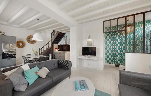Saint-Georges-de-Didonne Casa | Amazing Home In Saint-Georges-De-Didon