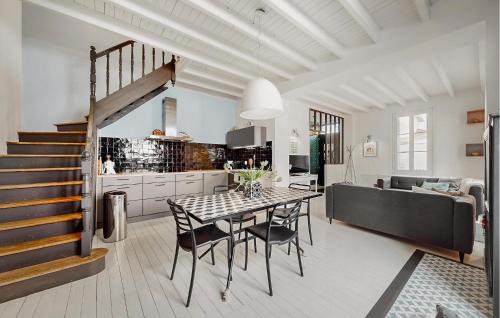 Saint-Georges-de-Didonne Casa | Amazing Home In Saint-Georges-De-Didon