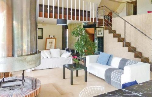 Saint-Georges-sur-Baulche Casa | Amazing Home In St Georges Sur Baulche With Wifi
