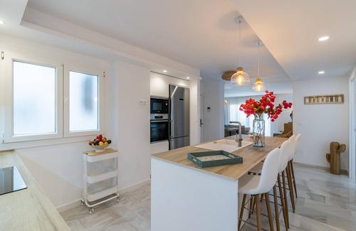 Costa del Sol Occidental Apartamento | Espectacular apartamento en primera linea de Estepona, recien reformado en 2023.