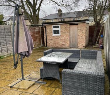 Highams Park Apartamento | Amazing Garden Studio 1 - Chingford/NE London
