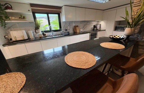Golfito Casa | Amazing Golfito location-House+Casita-sleeps 16+Top property in Golfito+Luxury