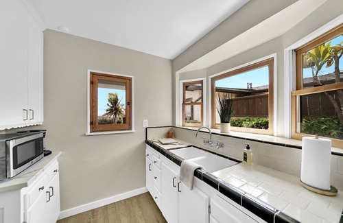 Central San Pedro Casa | Amazing Harbor VIews, 3BR /2Ba Spanish Style, Minutes to Beach and Cruise Ports!