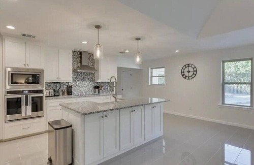 Grand Prairie Casa | Amazing Haven Home with PRIVATE POOL