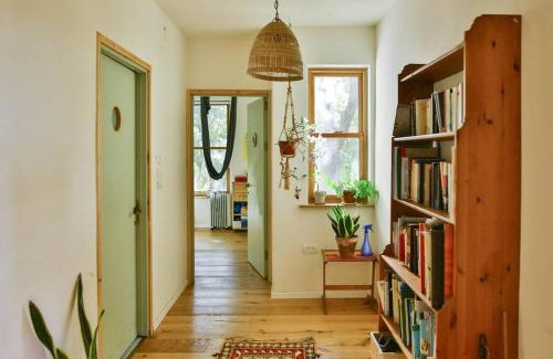 Tsiv'on Casa | Amazing Hemp house in the middle of an oak forest