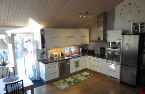 Fargelanda Casa | Increíble Westcoast Cottage de alta gama con bosque / naturaleza / lago y cerca del archipiélago