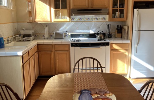 Glen Park Apartamento | Increíble piso histórico victoriano con remodelación moderna, + patio trasero en Noe Valley