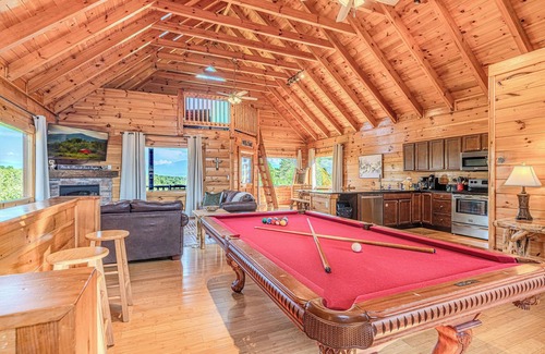 Sevierville Cabina | Amazing View-Back2SchoolSpecial-Hottub-Arcade-Pool/50% Off Zipline