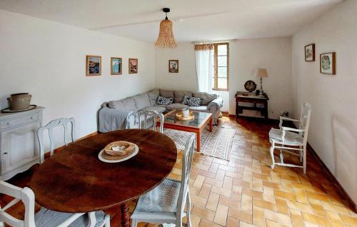 Saint-Privat-des-Pres Casa | Amazing Home In Saint-Privat-Des-Prés