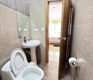 Banos de Agua Santa Casa | Amazing Home - Habitación Doble Matrimonial