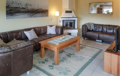 Atran Casa | Amazing Home In Ätran With Kitchen