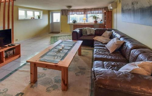 Atran Casa | Amazing Home In Ätran With Kitchen