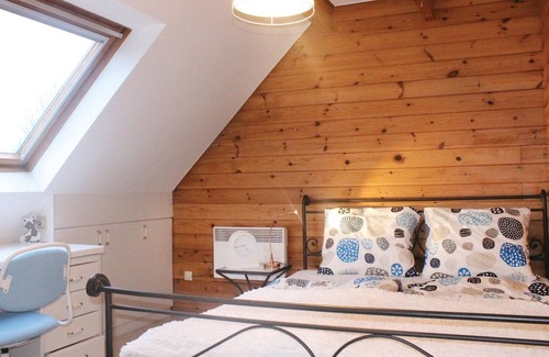 Beerse Casa | Amazing Home in Beerse With 4 Bedrooms and Wifi