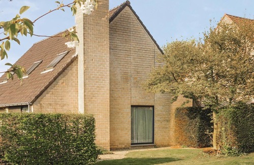 Beerse Casa | Amazing Home in Beerse With 4 Bedrooms and Wifi