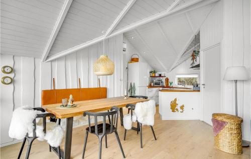 Bjert Casa | Amazing Home In Bjert