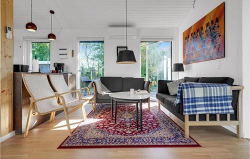 Bog By Casa | Amazing Home In Bogø By With Wifi