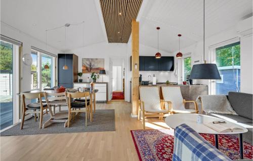 Bog By Casa | Amazing Home In Bogø By With Wifi