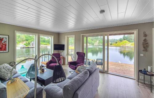 Meling Casa | Amazing Home In Bremnes With Wifi