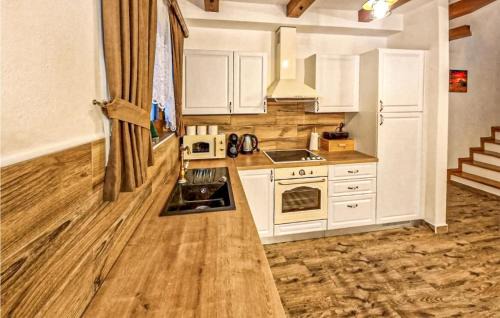 Gospic Casa | Amazing Home In Gospic With Wi-Fi