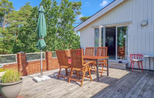Hakenaset Casa | Amazing Home In Höviksnäs With Wifi