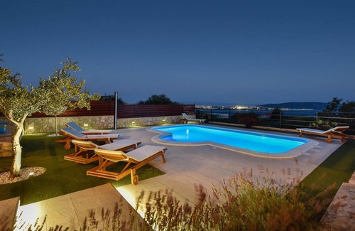 Kastel Sucurac Casa | Increíble casa en Kastel Sucurac