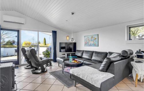Pøt Strandby Casa | Amazing Home In Juelsminde With Sauna