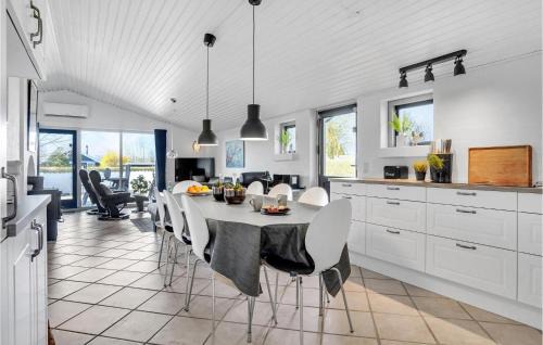 Pøt Strandby Casa | Amazing Home In Juelsminde With Sauna