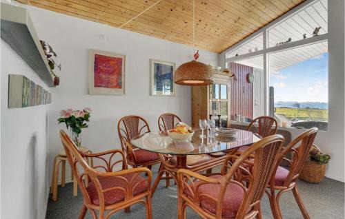 Mesinge Casa | Amazing Home In Mesinge With Kitchen