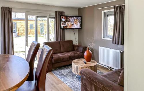 Oosterwolde Casa | Amazing Home In Oosterwolde With Wifi