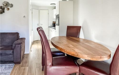 Oosterwolde Casa | Amazing Home In Oosterwolde With Wifi