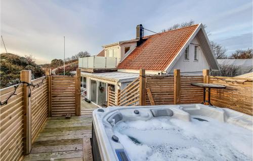 Roennaeng Casa | Amazing Home In Rönnäng With Sauna