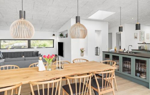 Kramnitse Casa | Amazing Home In Rødby With Sauna