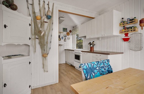 Oygarden Casa | Amazing home in Rong with ethernet internet