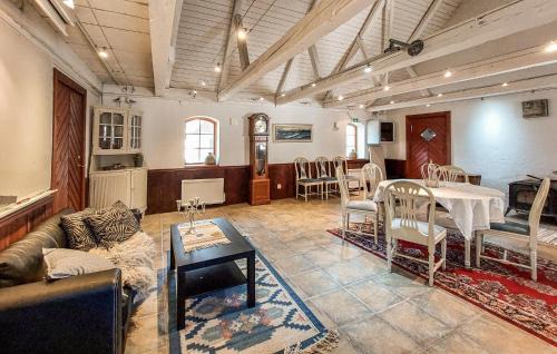 Vittsjo Casa | Amazing Home In Ubbalt With Sauna