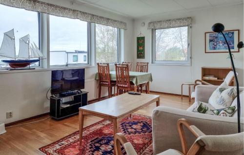 Vastra Frolunda Casa | Amazing Home In Västra Frölunda