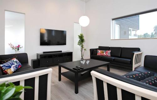 Vejby Casa | Amazing Home In Vejby With Kitchen