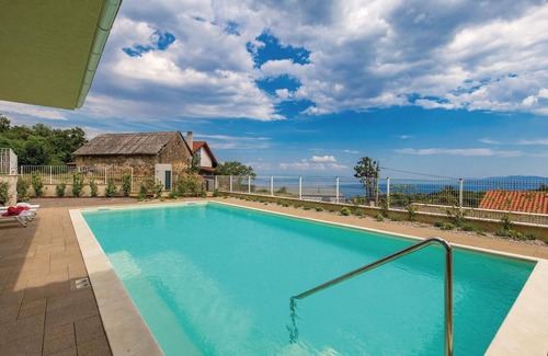 Veprinac Casa | Impresionante casa en Veprinac con.