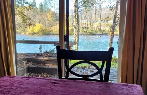 Marcola Casa | Amazing House on River-Casa-Baño con ducha-Vista al rio