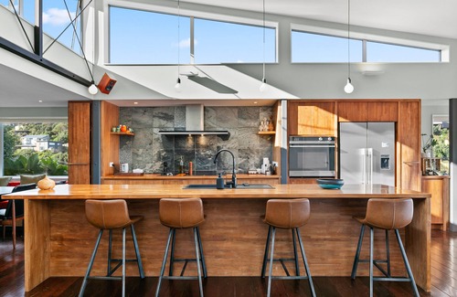 Houghton Bay Casa | Amazing home with all day sun and mesmerizing sea views out to the cook strait.